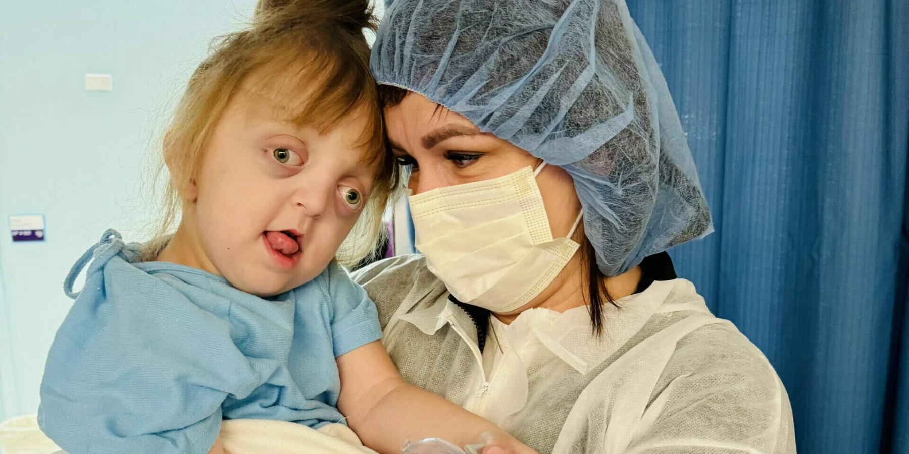 Hania i mama tuż przed operacją w NYU 2024